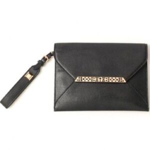 STELLA & DOT - Avalon Bracelet Clutch / Wristlet in Black. Rose gold hardware.